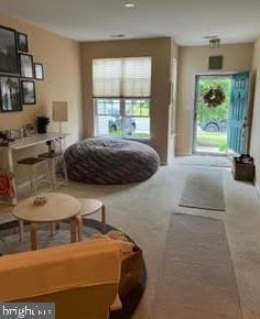 123 Sansom Ln, West Deptford, NJ 08096