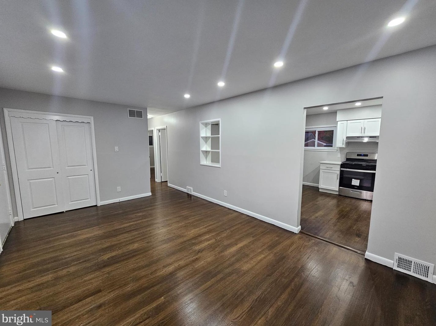 112 Baldwin Rd, Aura NJ  08028-2006 exterior