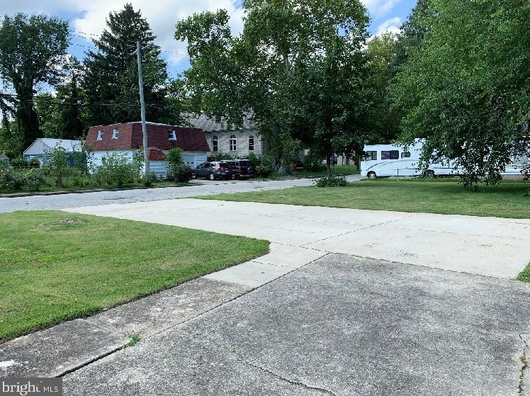 223 Dickinson Rd, Aura NJ  08028-2108 exterior