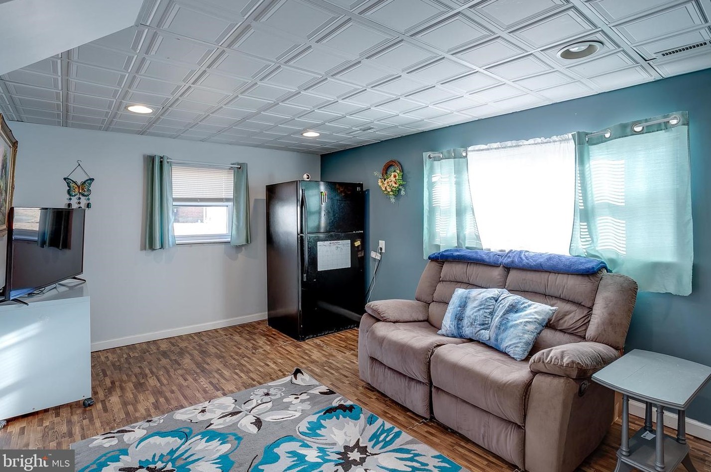 180 Sacramento Ct, West Deptford NJ  08051-1361 exterior