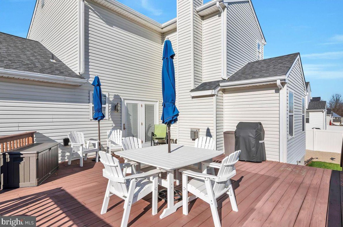 11 Morgan Dr, Clayton NJ  08312-2441 exterior
