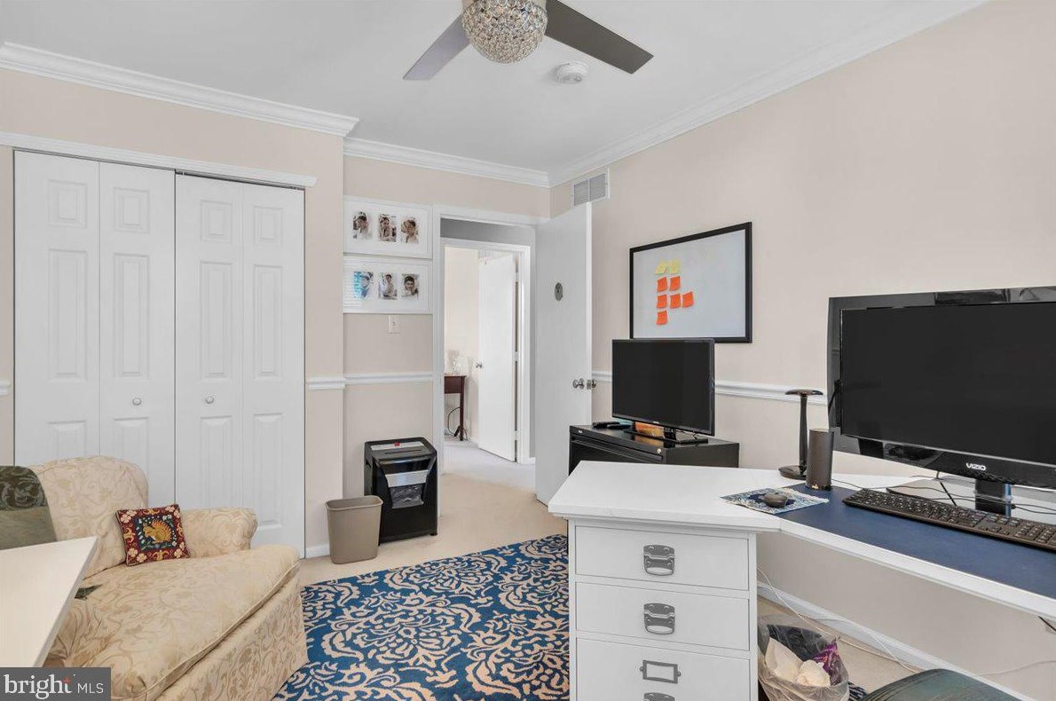 11 Morgan Dr, Clayton NJ  08312-2441 exterior