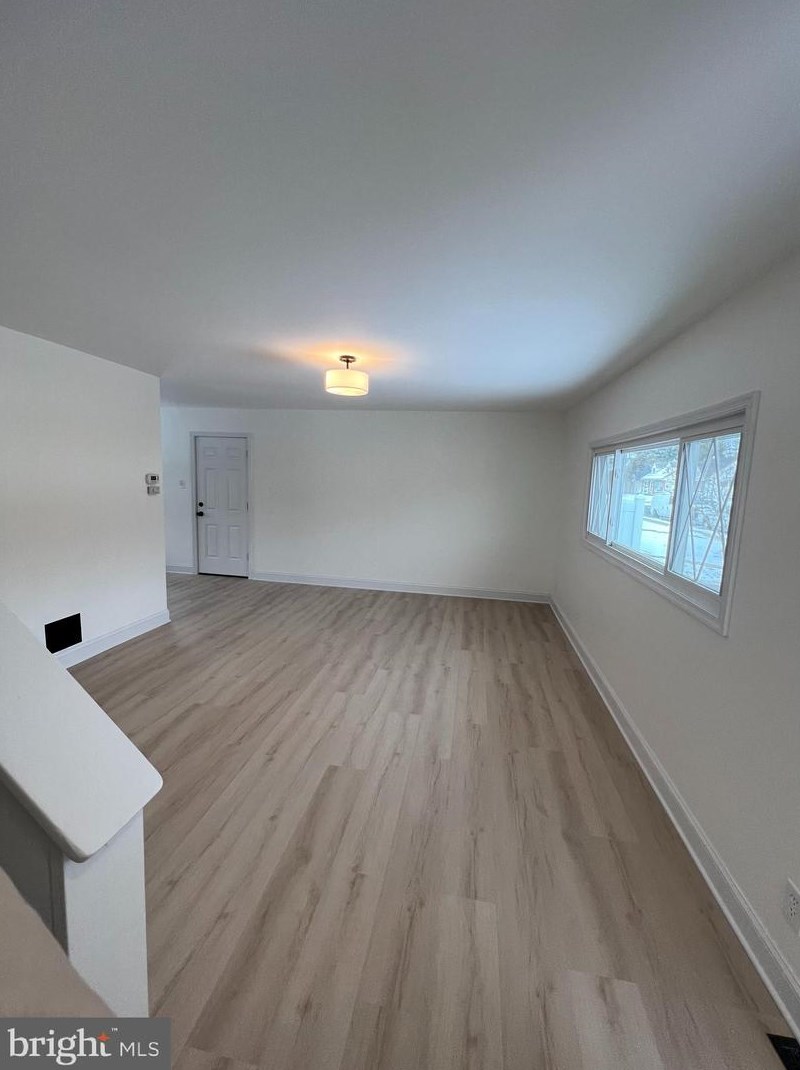 531 Hemlock Ter, West Deptford NJ  08096-2815 exterior