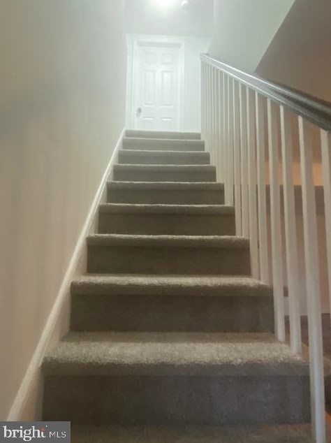 347 Elk Rd, Aura NJ 08343-2704 exterior