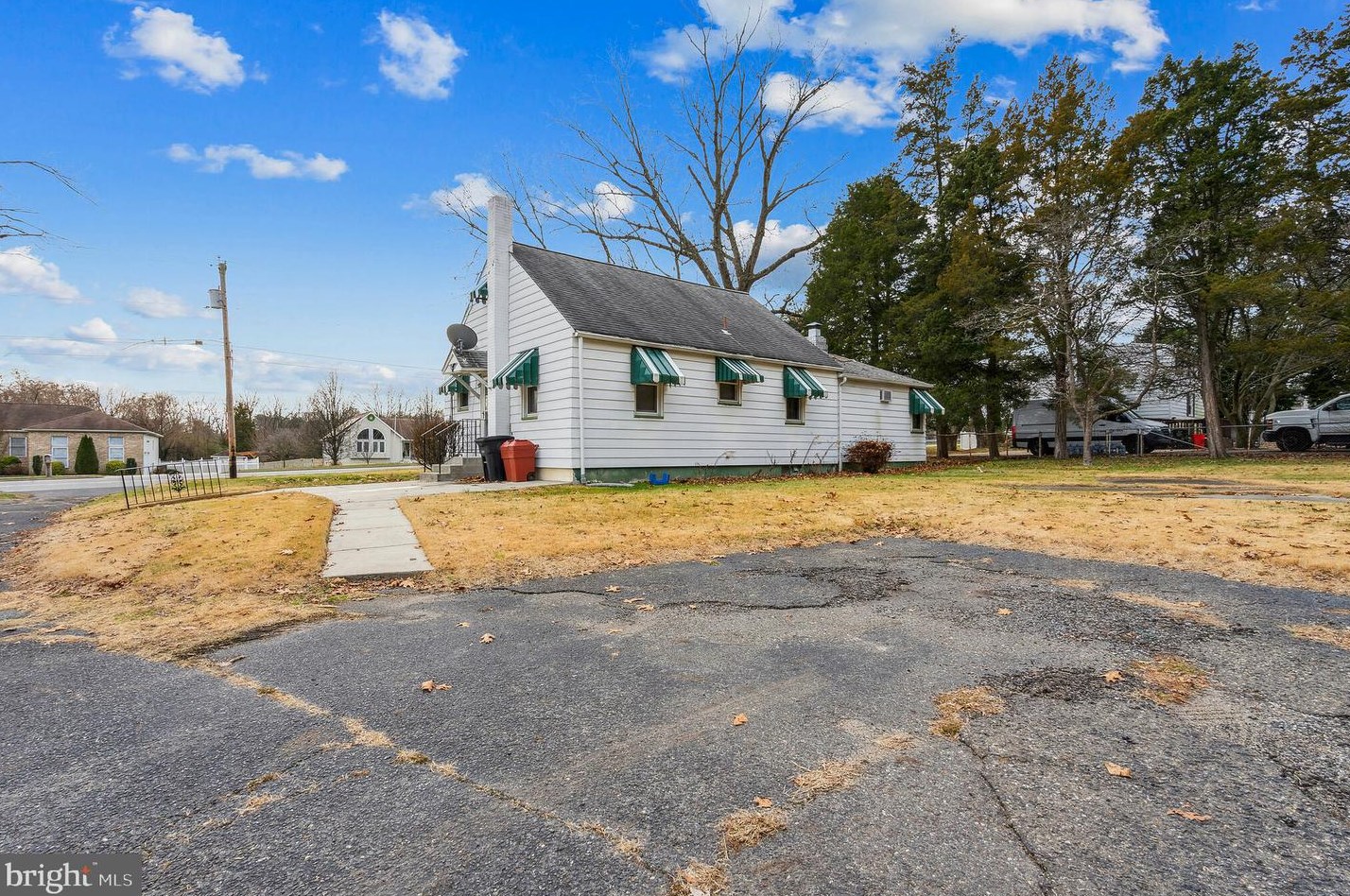 1642 Good Intent Rd, West Deptford NJ  08096-6114 exterior