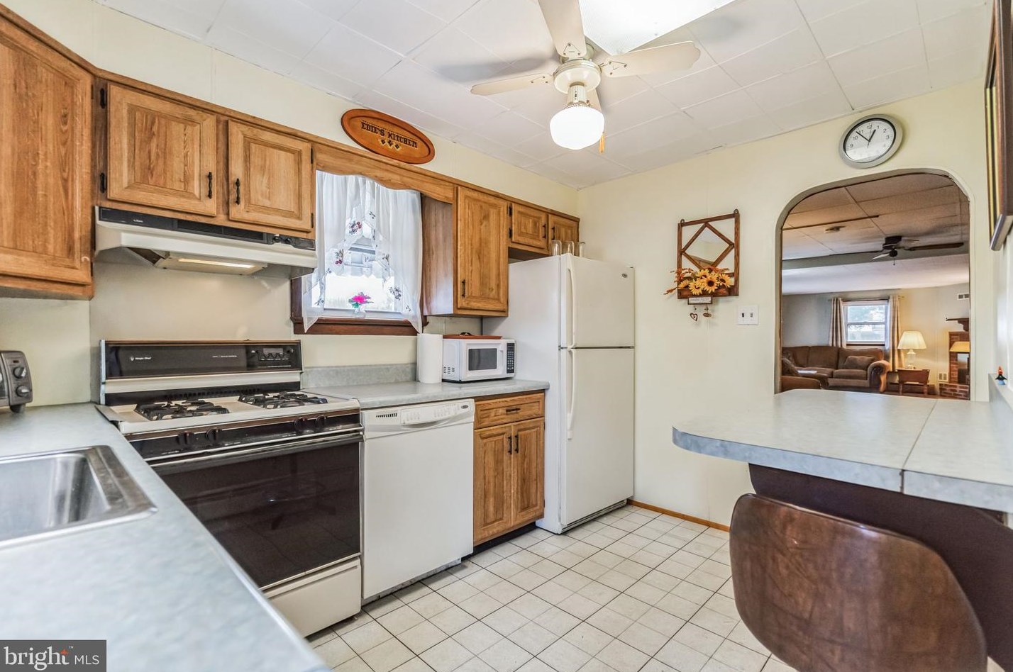 1642 Good Intent Rd, West Deptford NJ  08096-6114 exterior