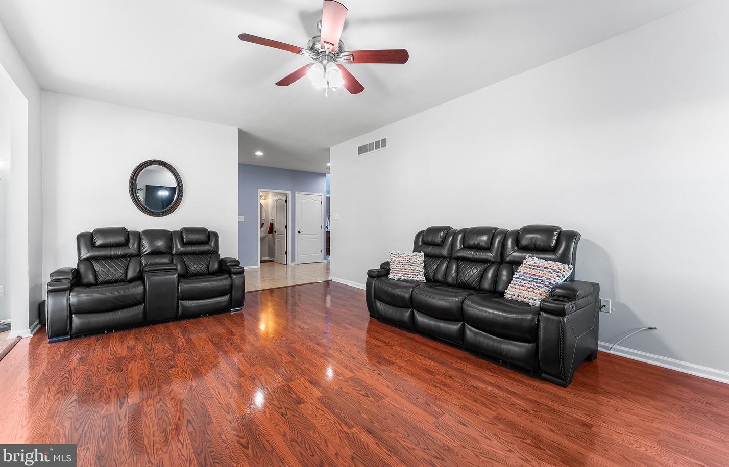8 Kindle Ct, Clayton NJ  08312-2158 exterior