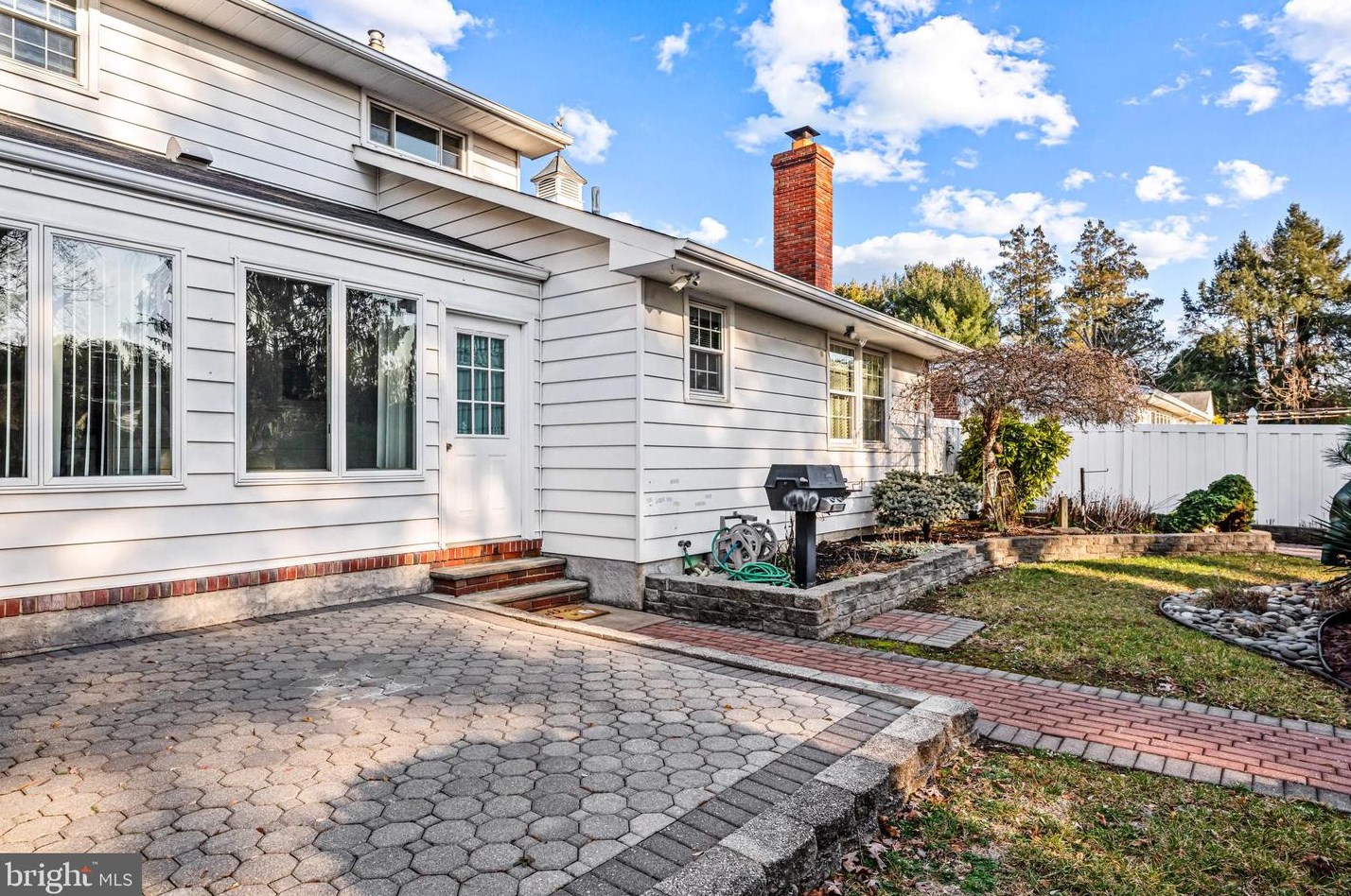 416 University Blvd, Aura NJ  08028-1548 exterior
