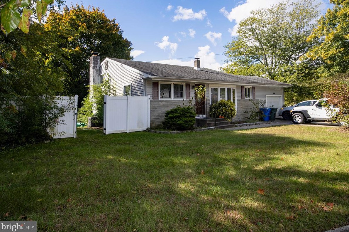 618 Whitman St, Aura NJ  08028-1632 exterior