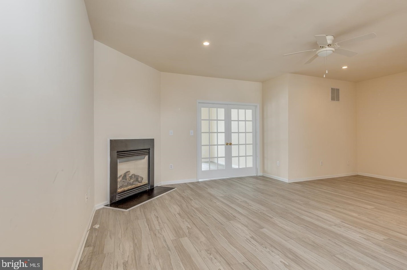 27 June Ann Dr, Clayton NJ  08312-2428 exterior