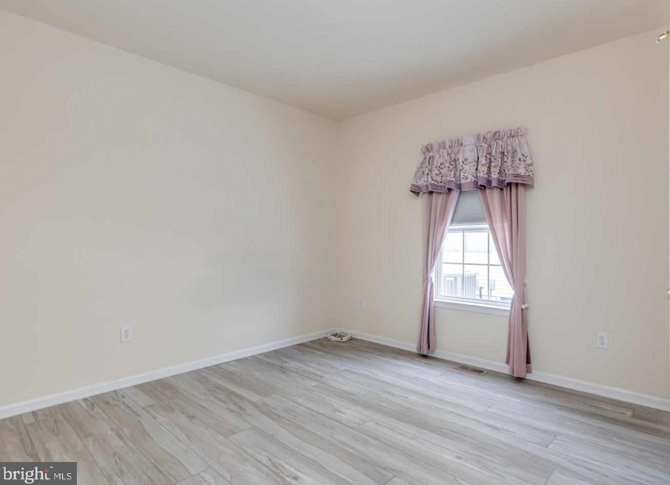 27 June Ann Dr, Clayton NJ  08312-2428 exterior