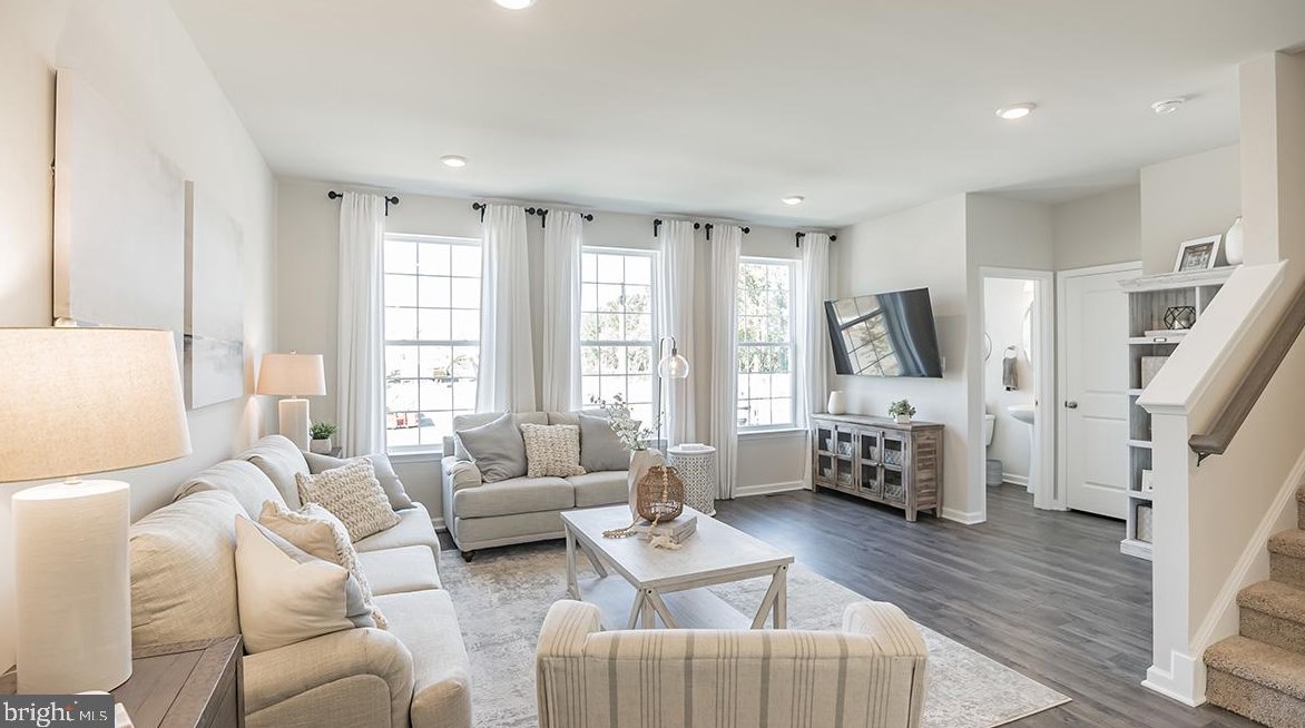 535 Palace Dr, Aura NJ  08028 exterior