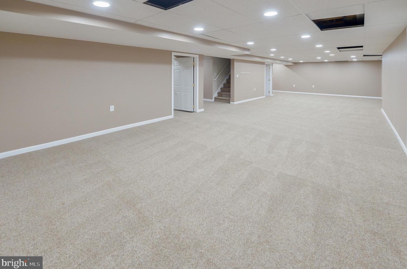246 Sickle Ln, West Deptford NJ  08096-3746 exterior