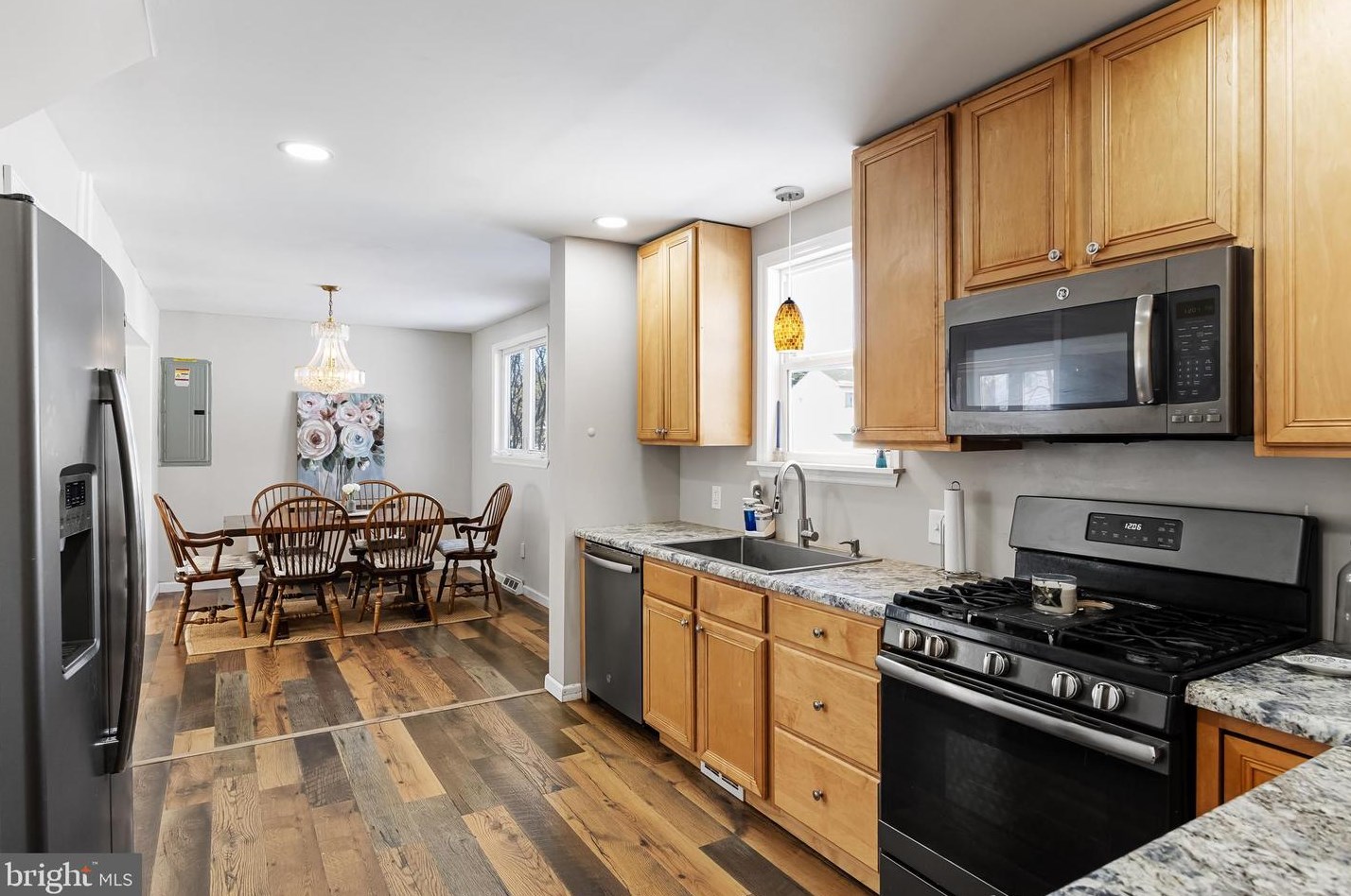 380 Montgomery Dr, West Deptford NJ  08051-1216 exterior