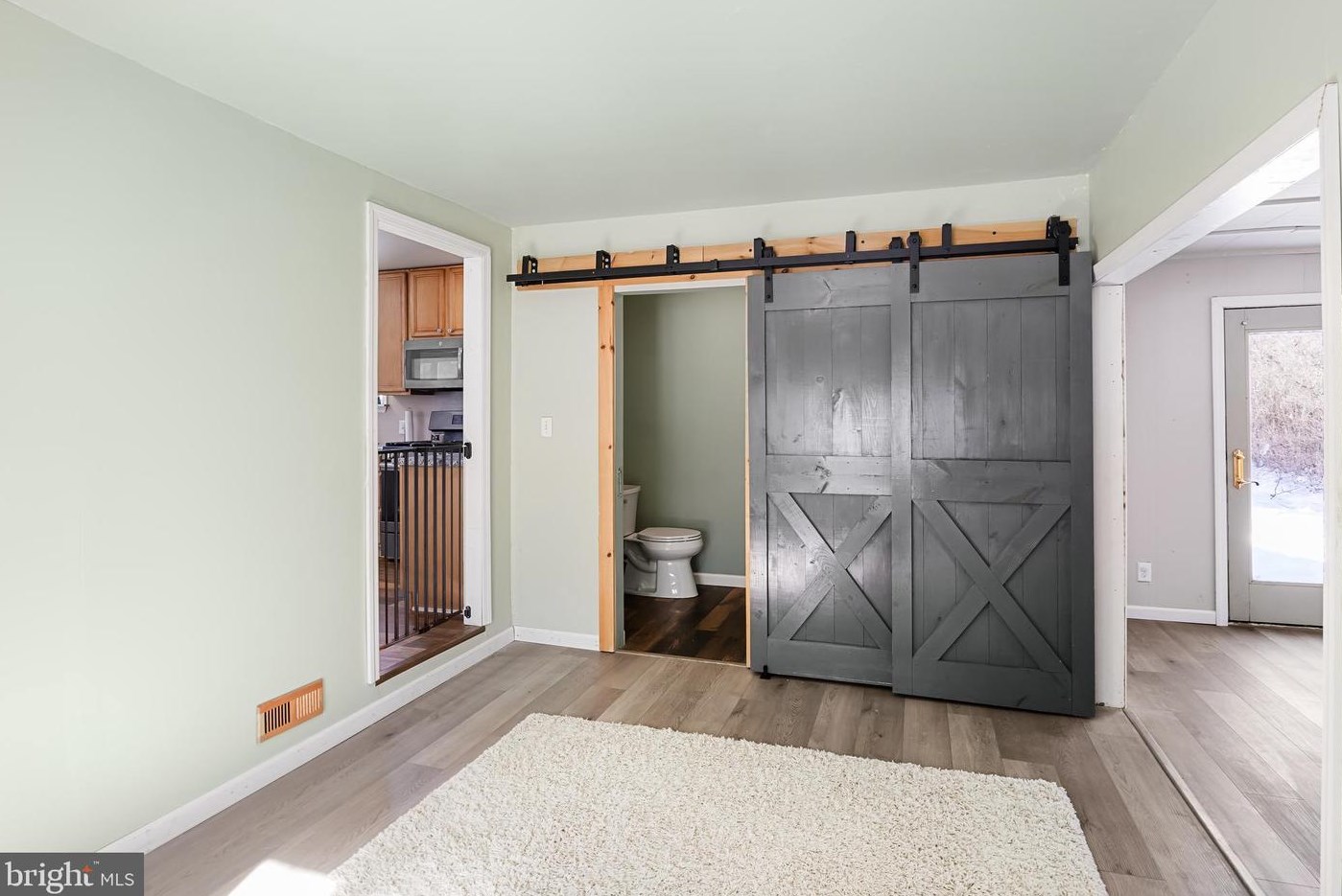 380 Montgomery Dr, West Deptford NJ  08051-1216 exterior