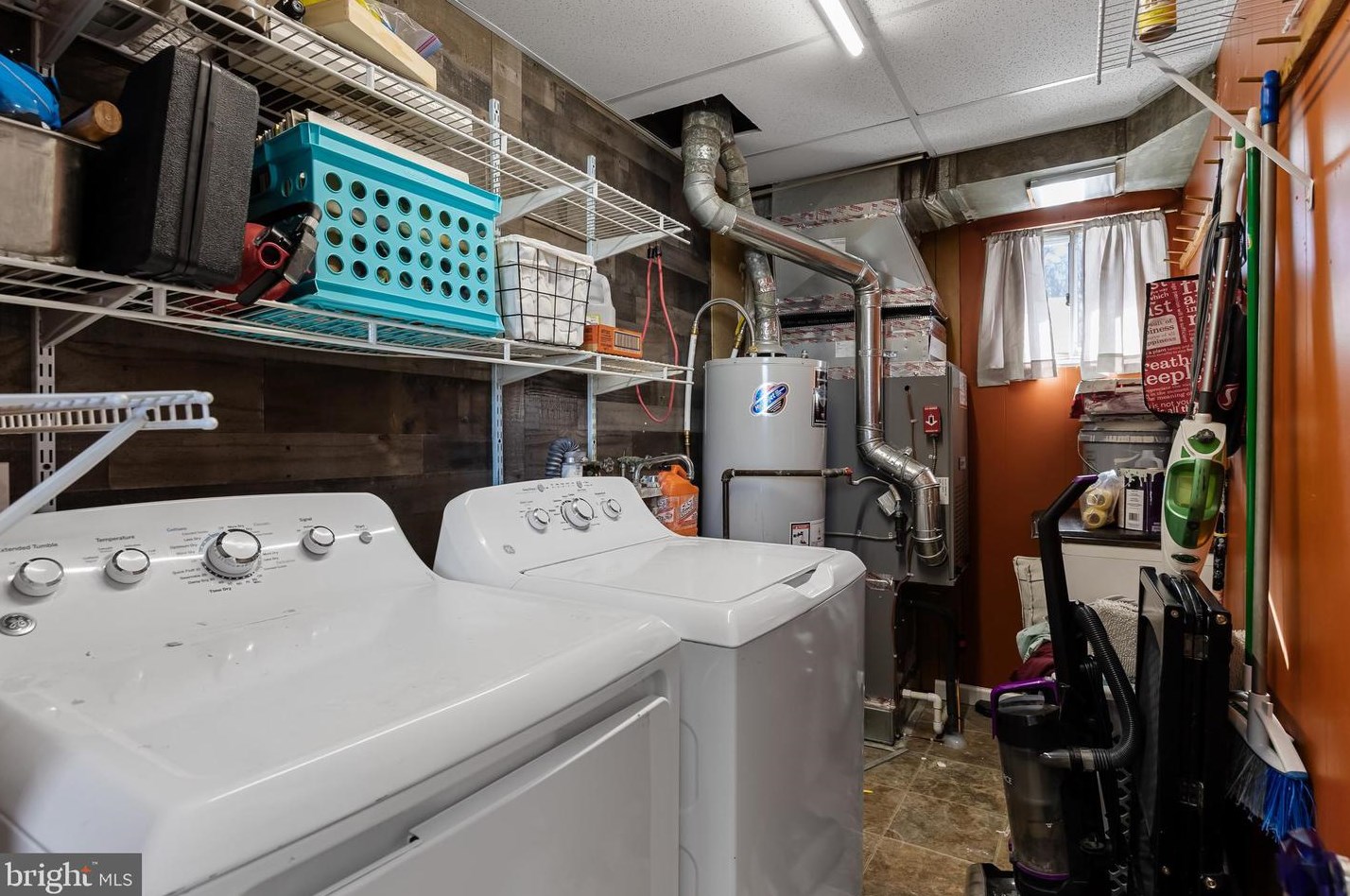 380 Montgomery Dr, West Deptford NJ  08051-1216 exterior