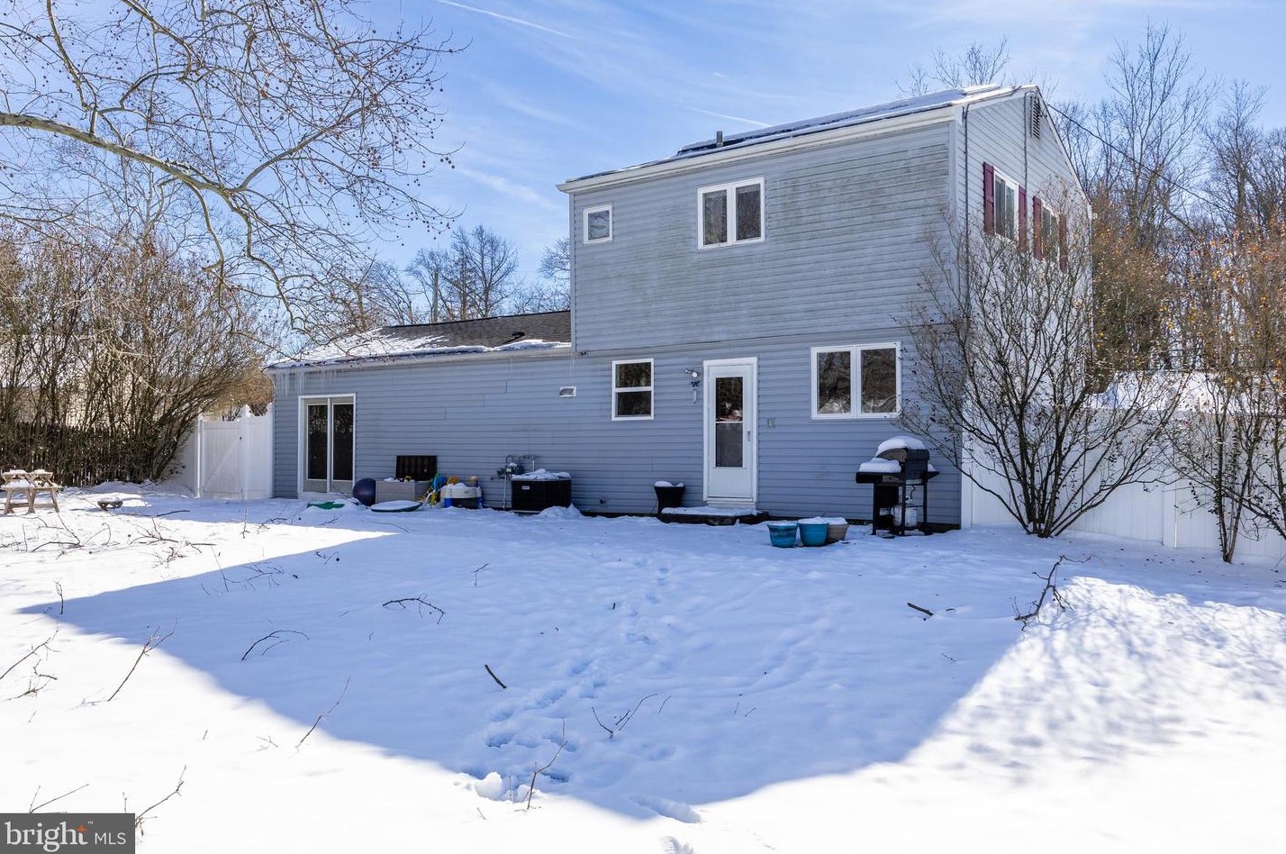 380 Montgomery Dr, West Deptford NJ  08051-1216 exterior