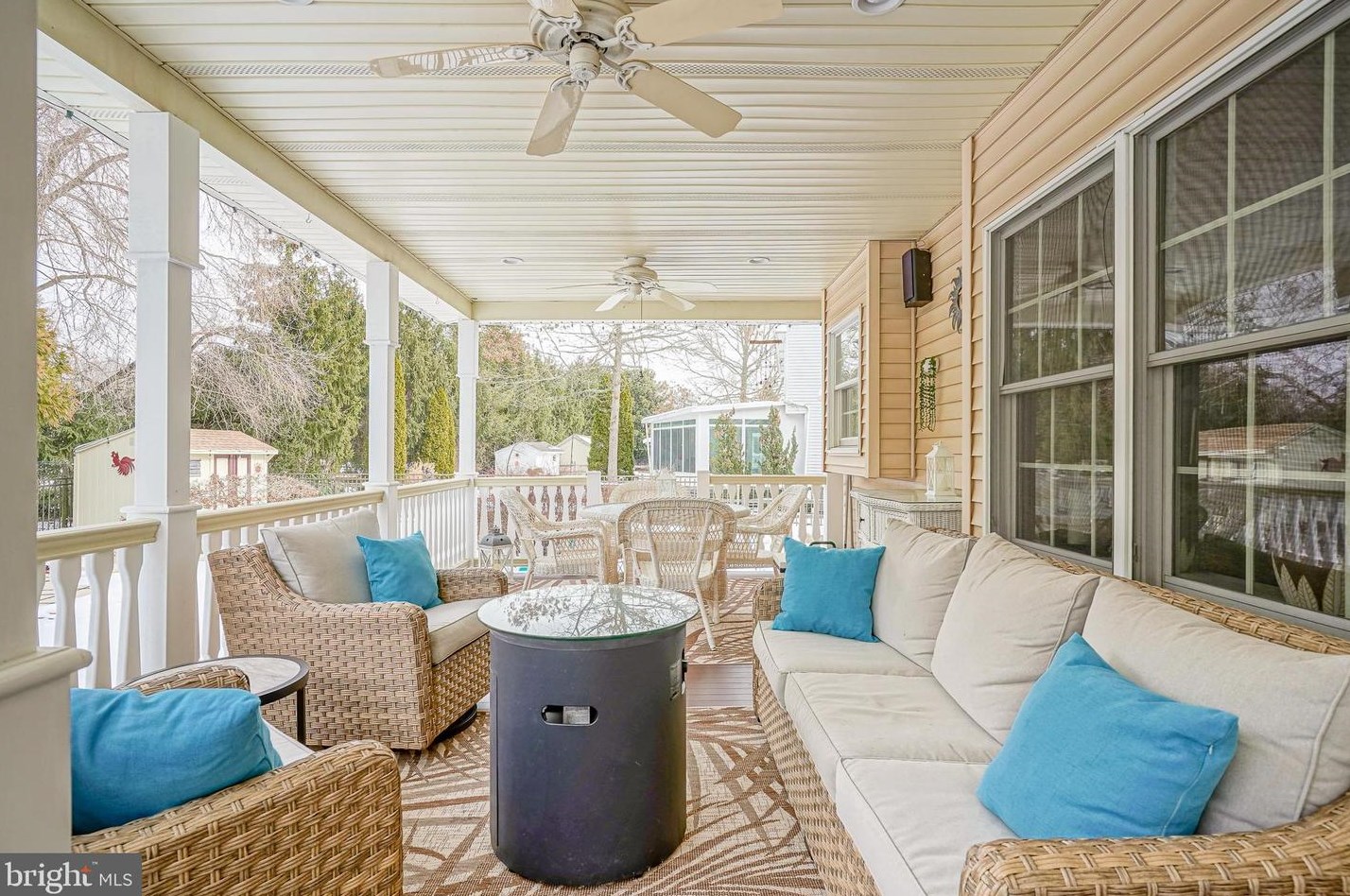 31 Dogwood Ave, Aura NJ  08028-2819 exterior