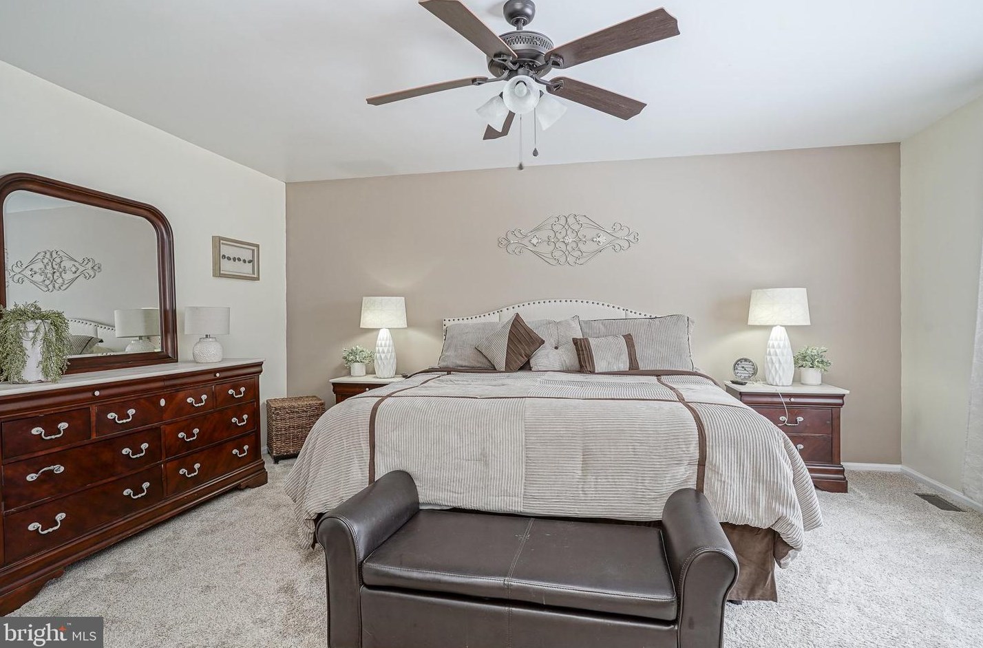 31 Dogwood Ave, Aura NJ  08028-2819 exterior