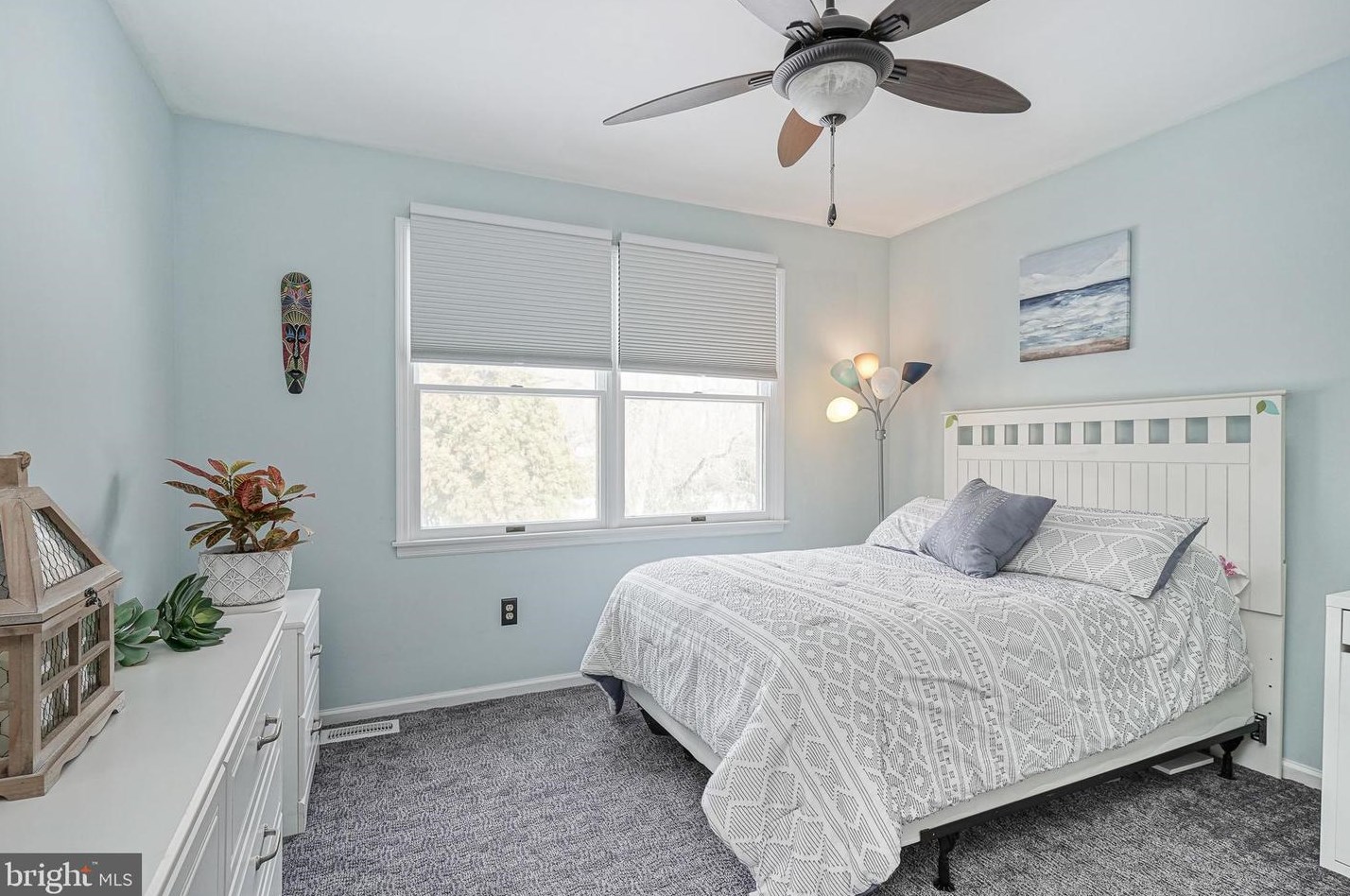 31 Dogwood Ave, Aura NJ  08028-2819 exterior