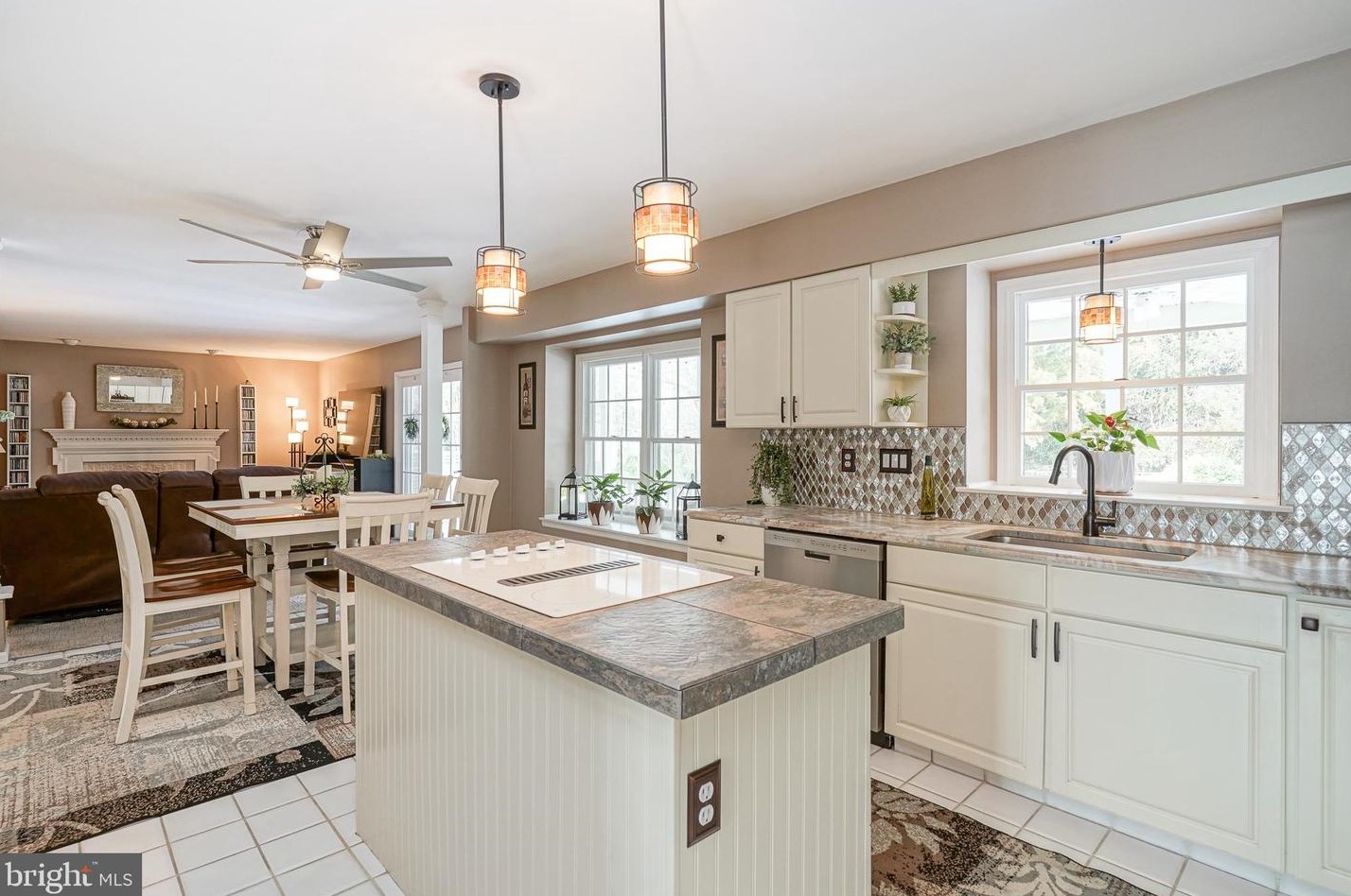 31 Dogwood Ave, Aura NJ  08028-2819 exterior