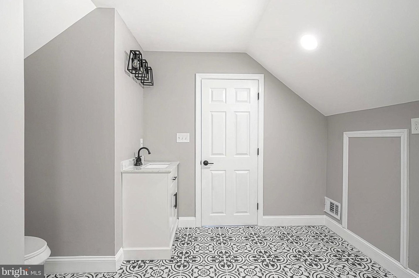 515 Morgan Ave, West Deptford NJ  08096-2819 exterior