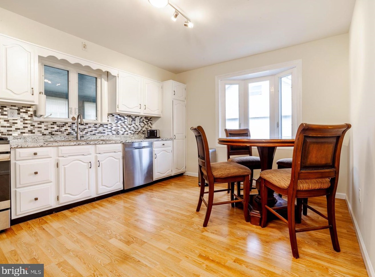 21 Beech Pl, West Deptford NJ  08096-3301 exterior