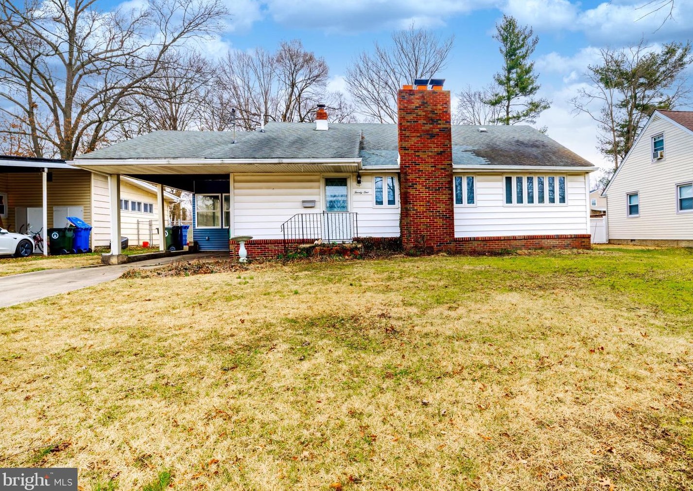 21 Beech Pl, West Deptford NJ  08096-3301 exterior