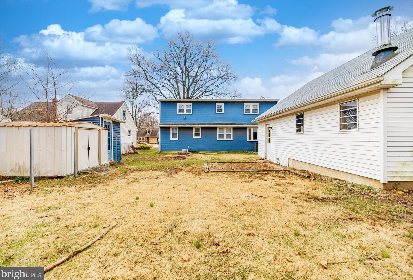 21 Beech Pl, West Deptford NJ  08096-3301 exterior