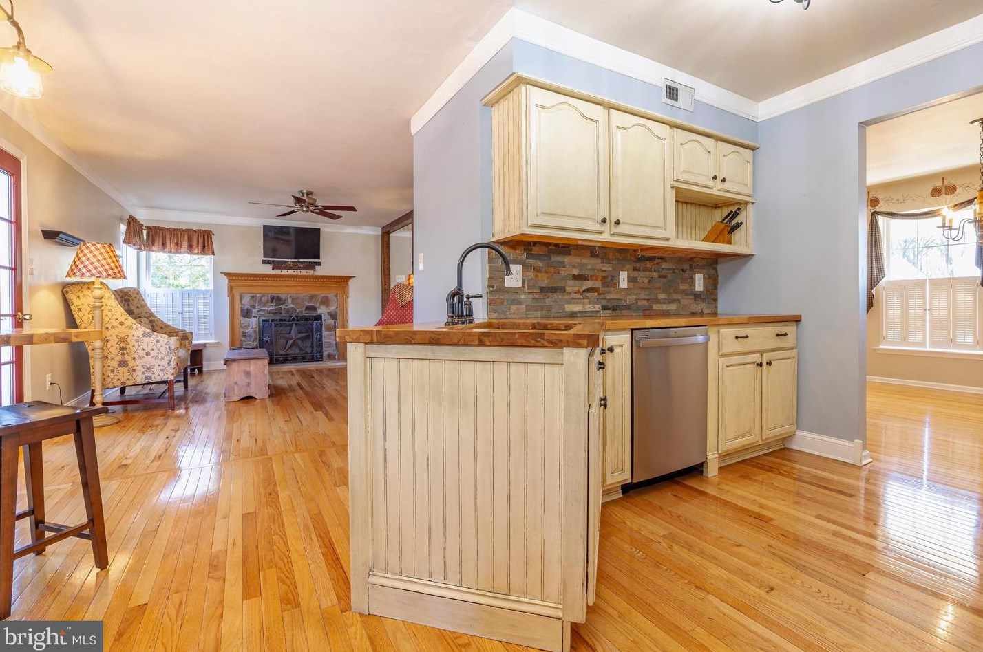 11 Ambrose Ct, West Deptford NJ  08096-6130 exterior