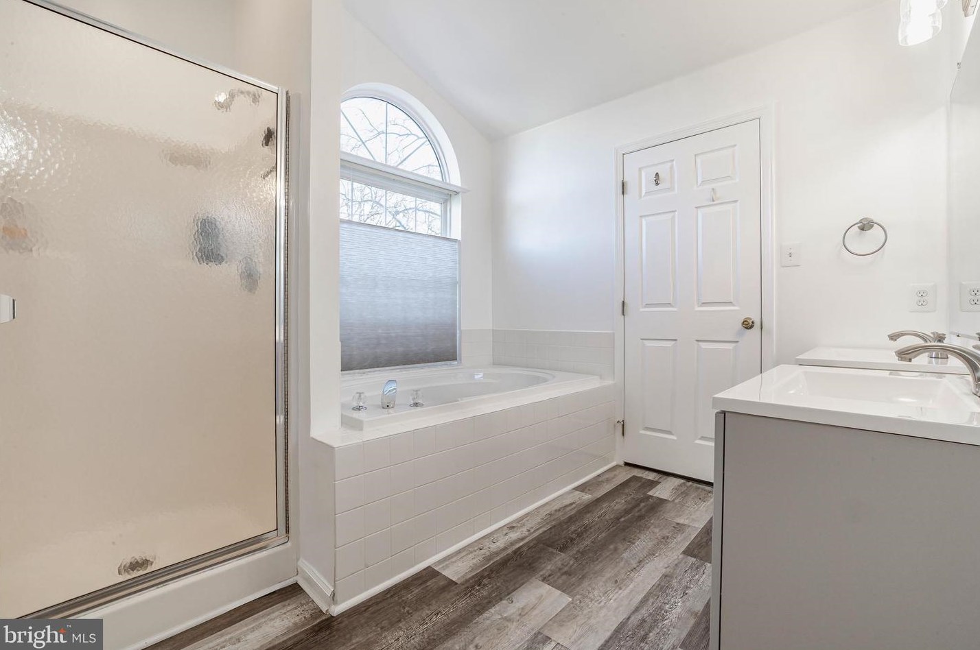 11 Ambrose Ct, West Deptford NJ  08096-6130 exterior