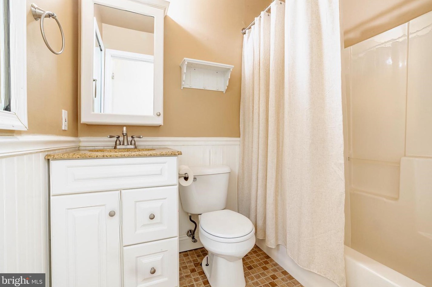 11 Ambrose Ct, West Deptford NJ  08096-6130 exterior