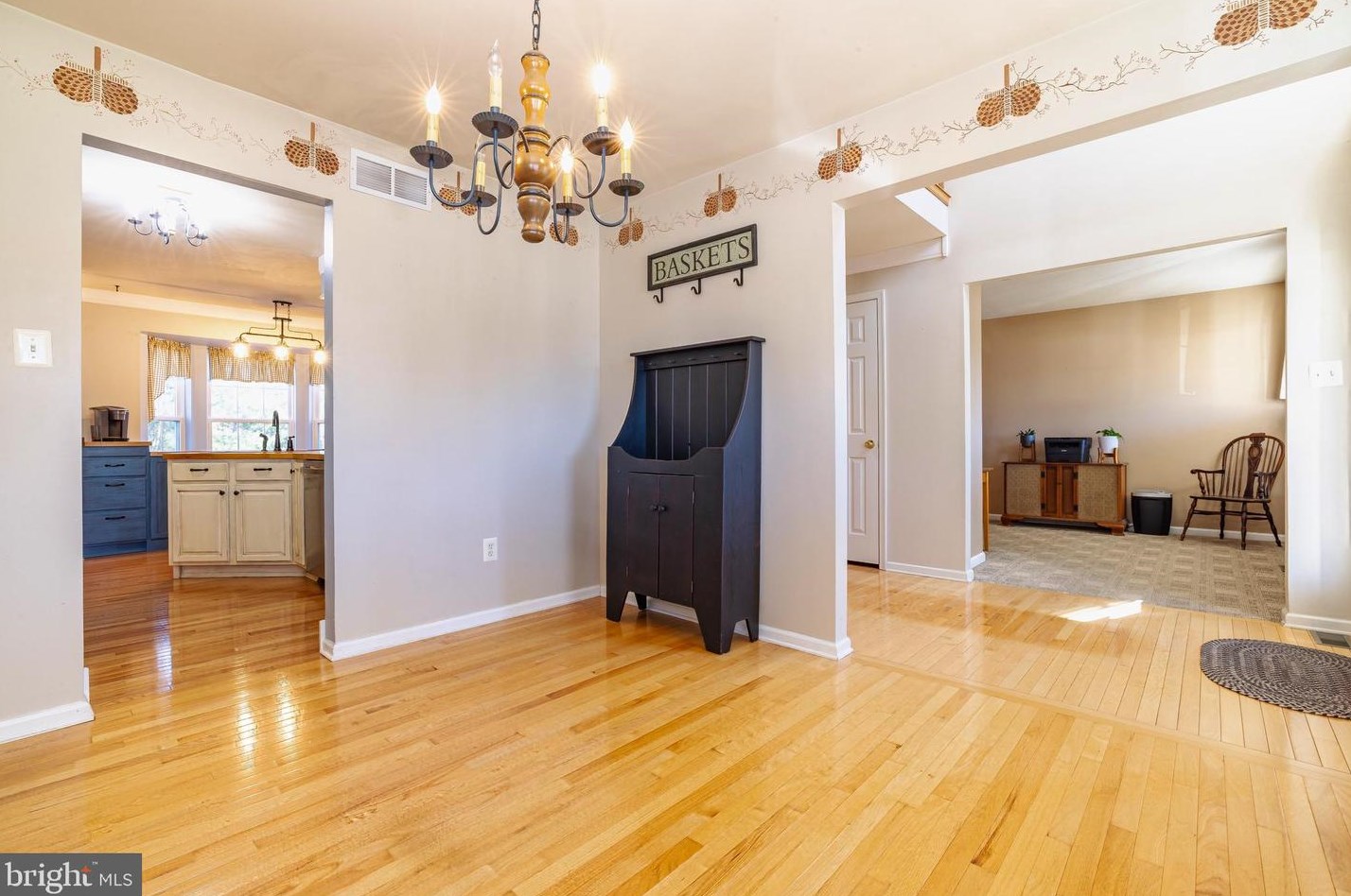 11 Ambrose Ct, West Deptford NJ  08096-6130 exterior