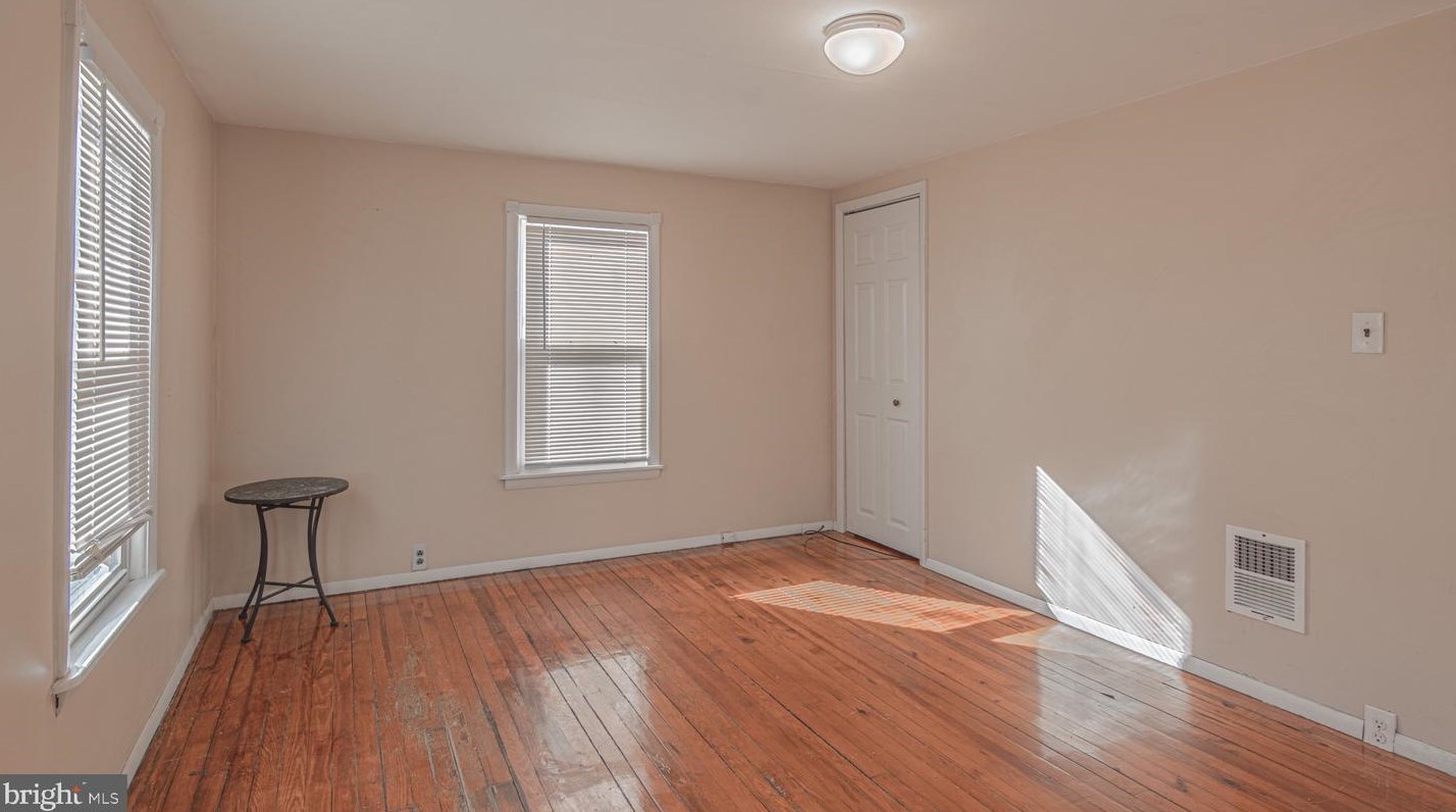 111 Jefferson St, West Deptford NJ  08066-1263 exterior