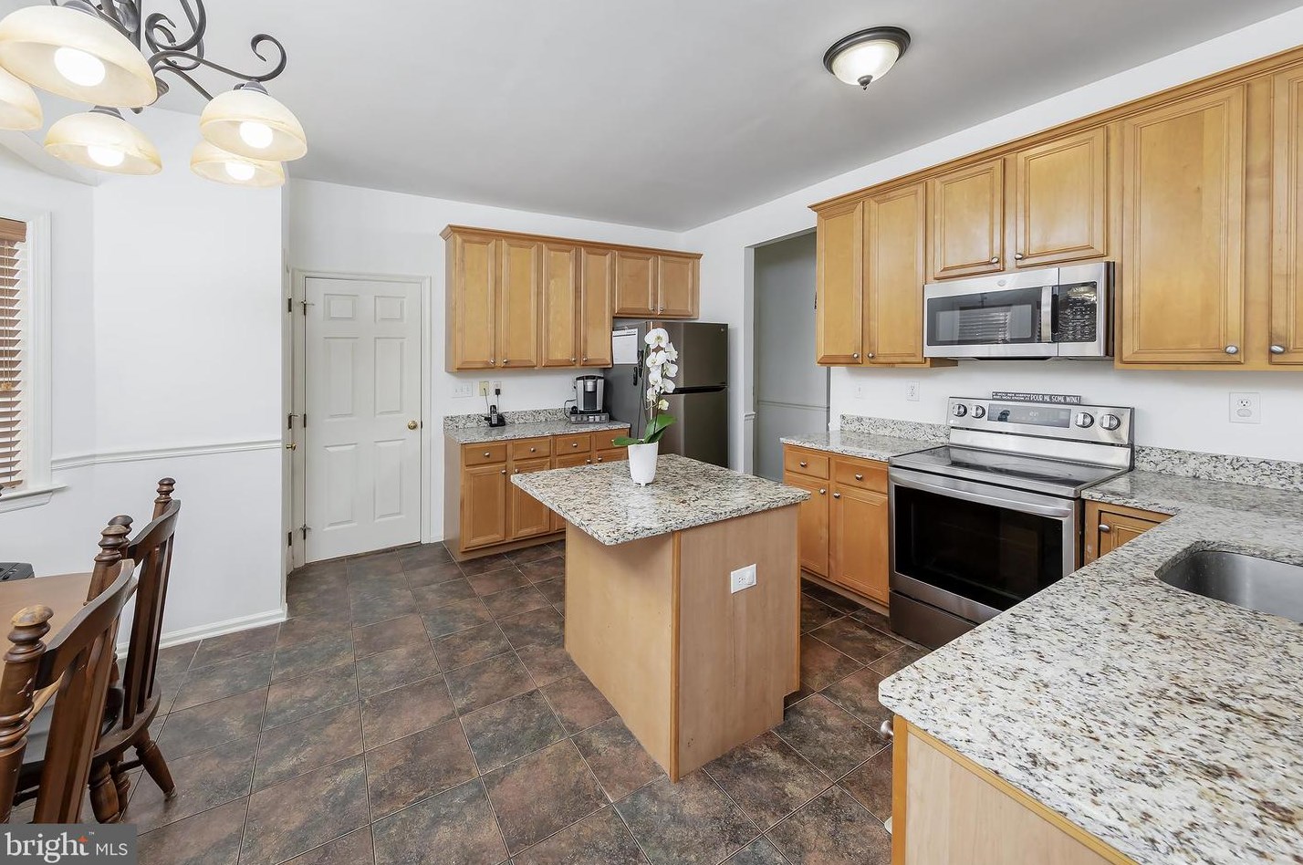 849 Ashburn Way, Auburn NJ  08085-4014 exterior