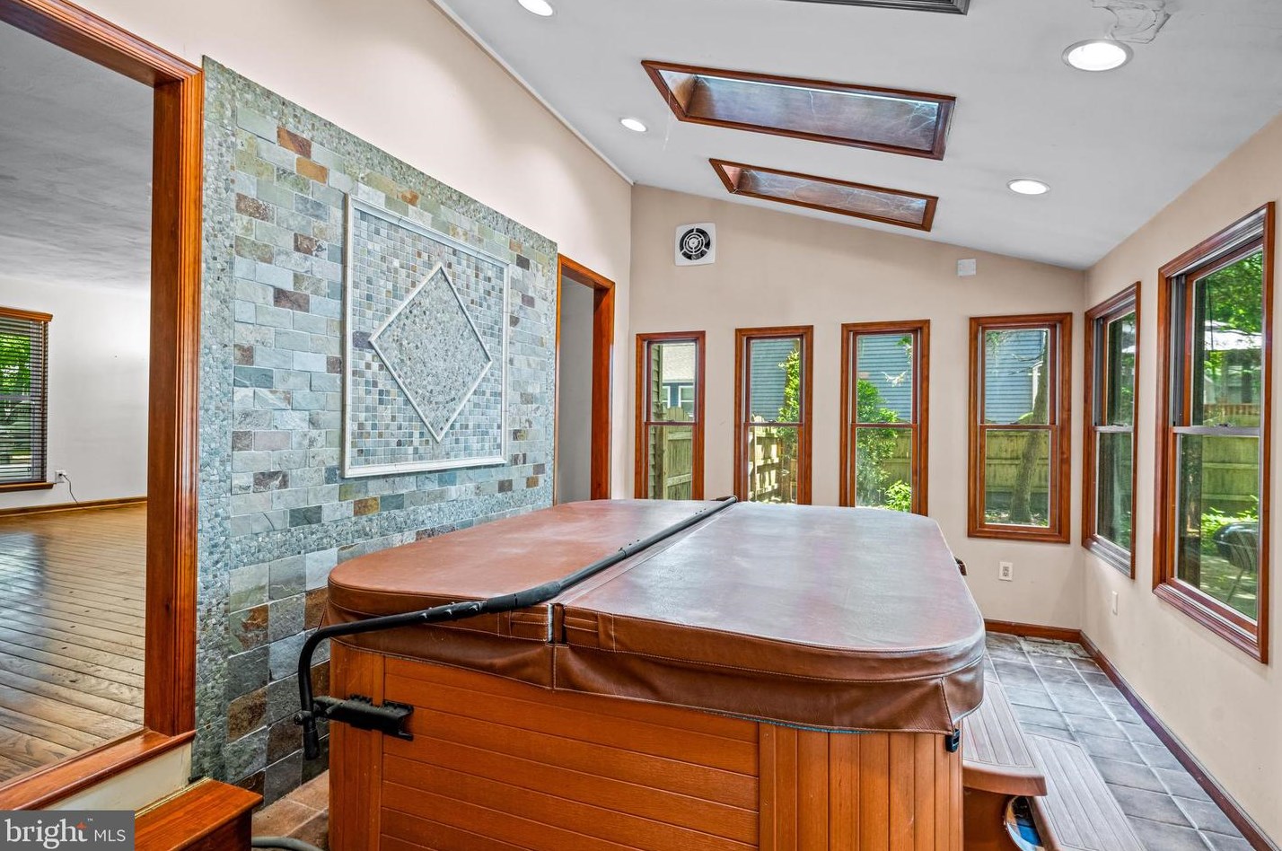 629 High St, West Deptford NJ  08051-1460 exterior