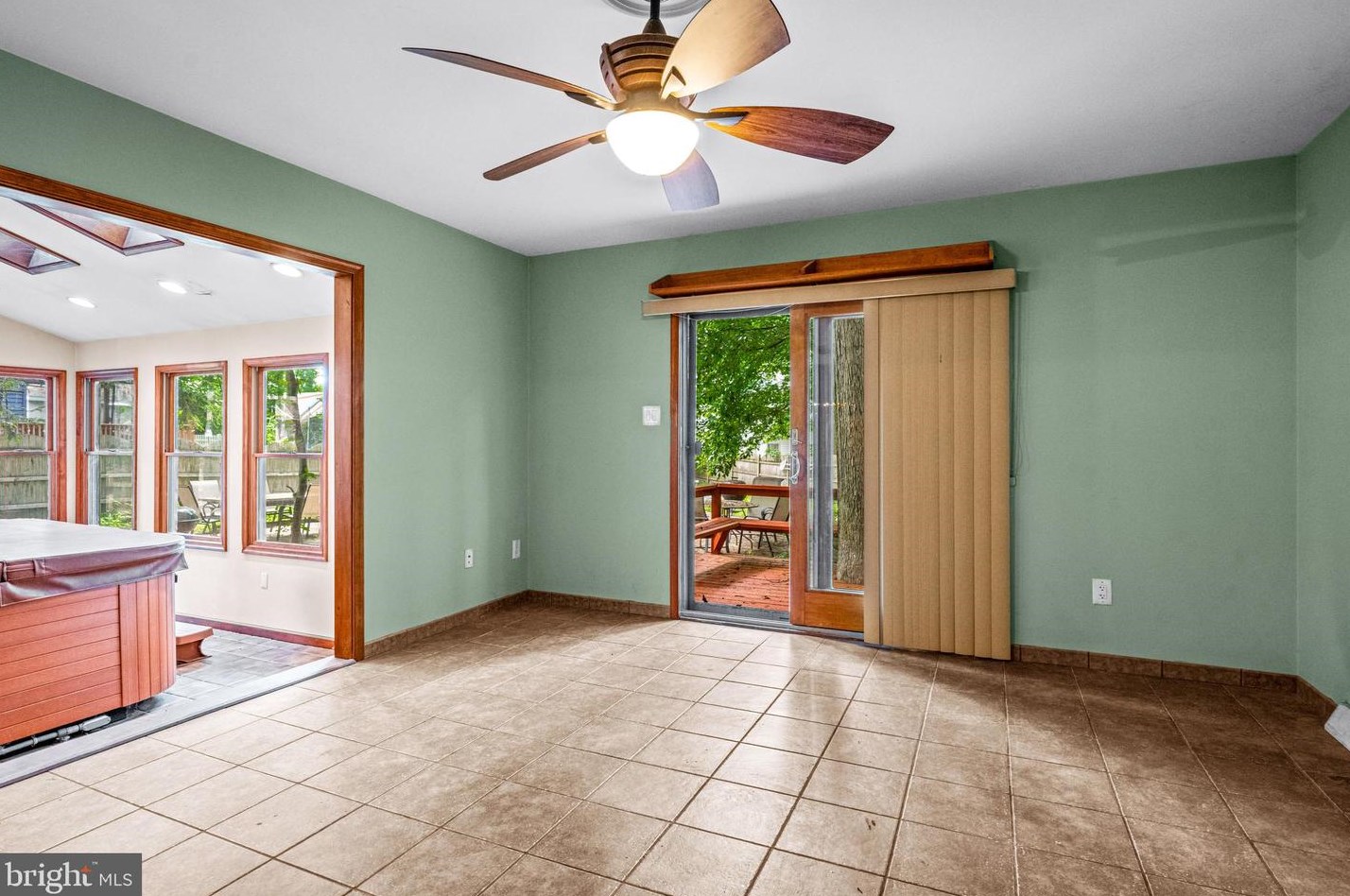 629 High St, West Deptford NJ  08051-1460 exterior