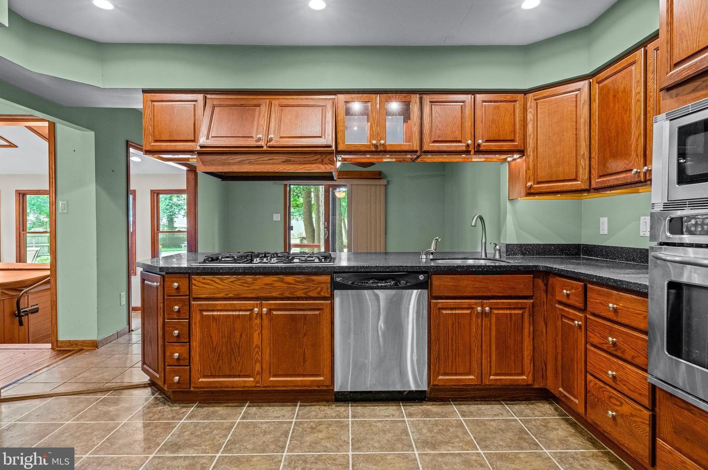 629 High St, West Deptford NJ  08051-1460 exterior