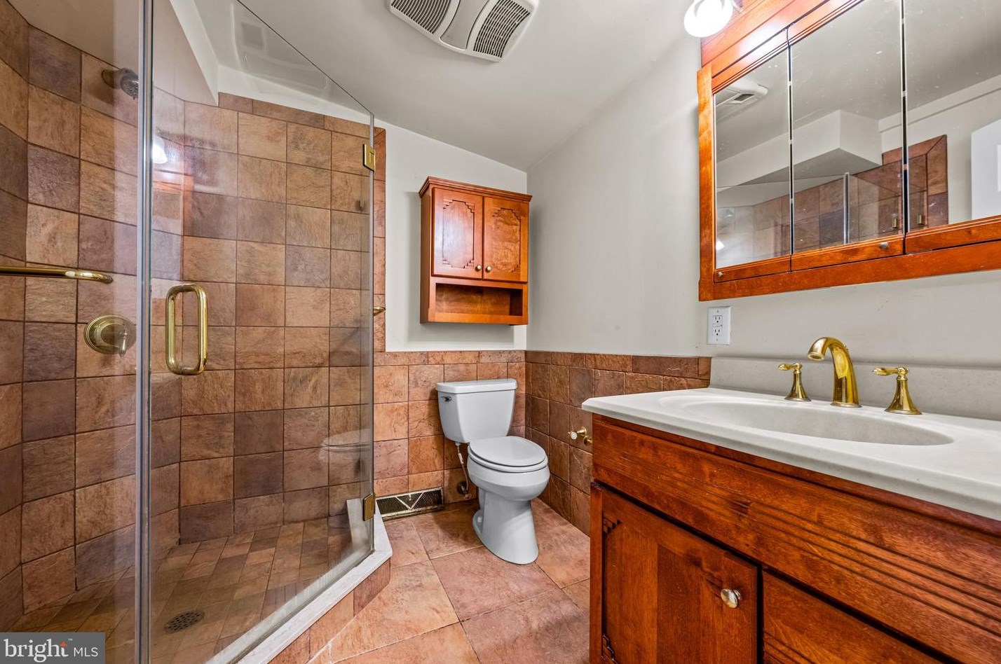 629 High St, West Deptford NJ  08051-1460 exterior