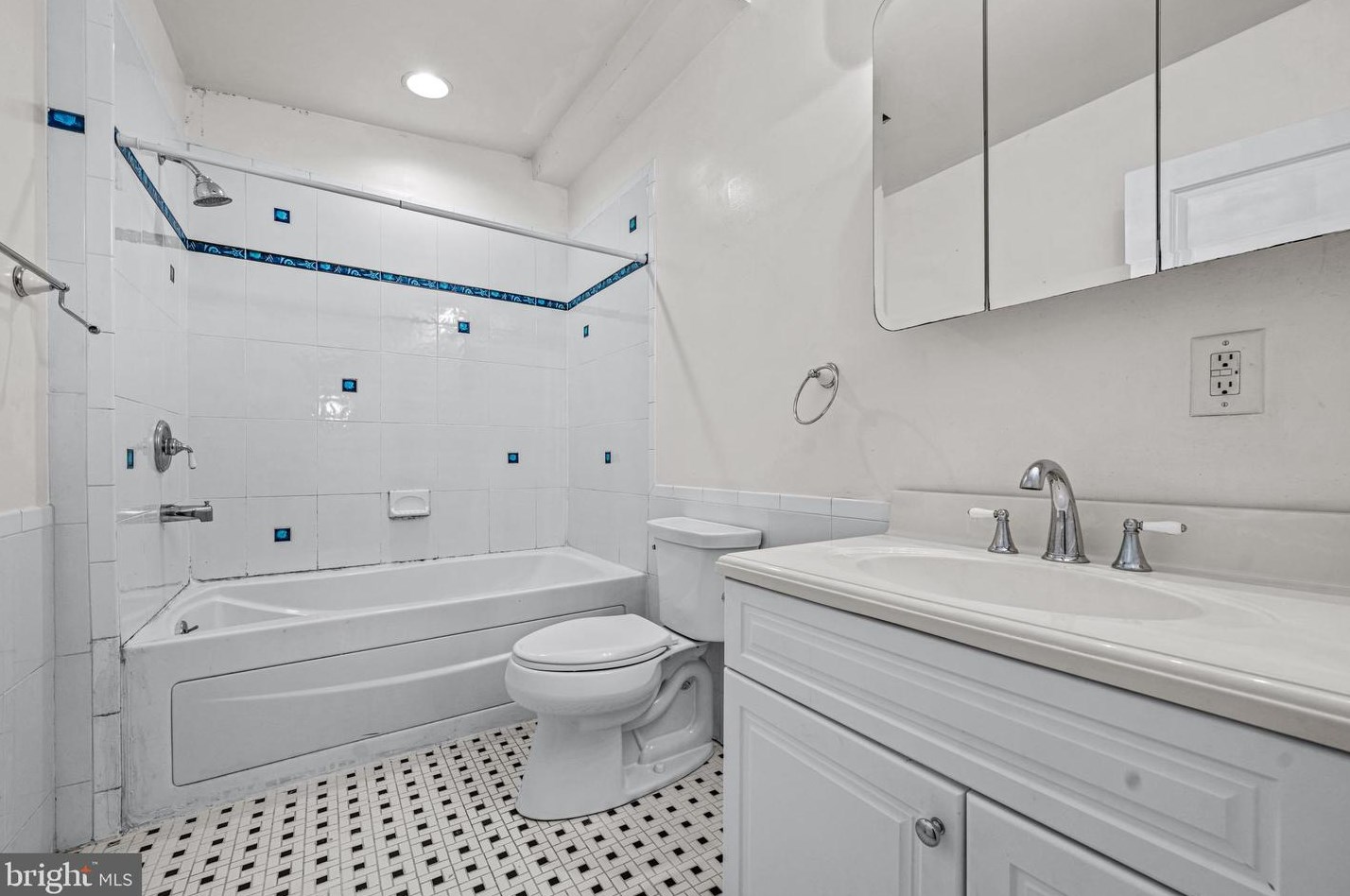 629 High St, West Deptford NJ  08051-1460 exterior