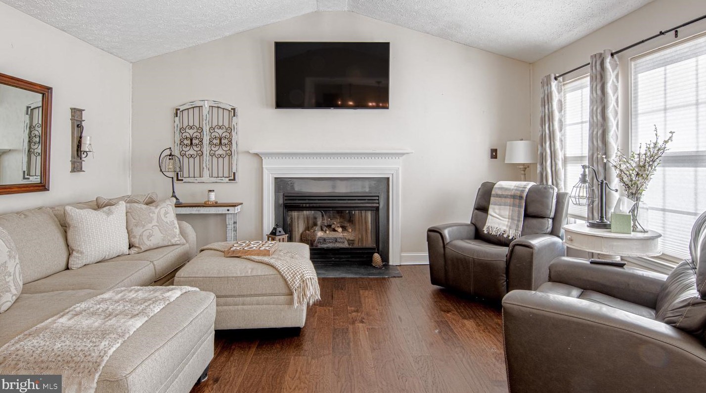 404 Overbrook Ave, Aura NJ  08028-2032 exterior