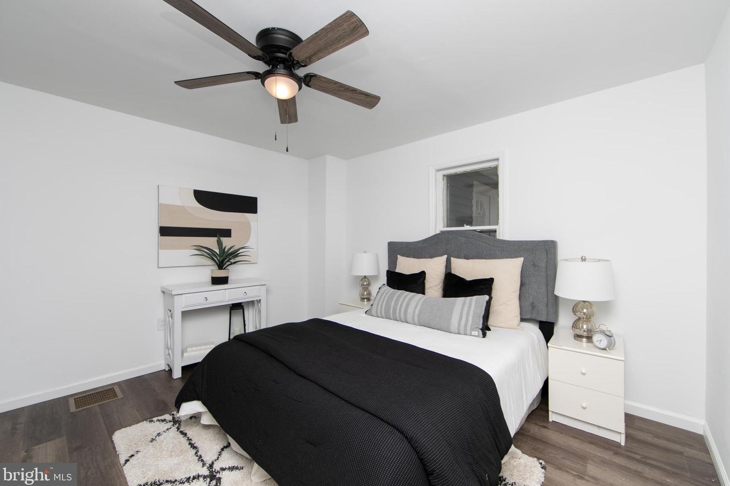 1129 Lexington Dr, West Deptford NJ  08096-5517 exterior