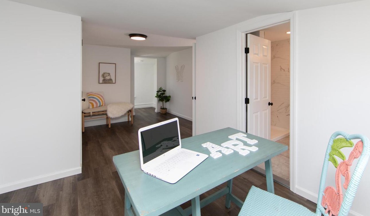 1129 Lexington Dr, West Deptford NJ  08096-5517 exterior