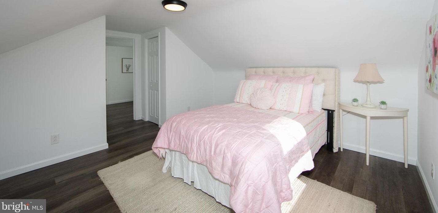 1129 Lexington Dr, West Deptford NJ  08096-5517 exterior