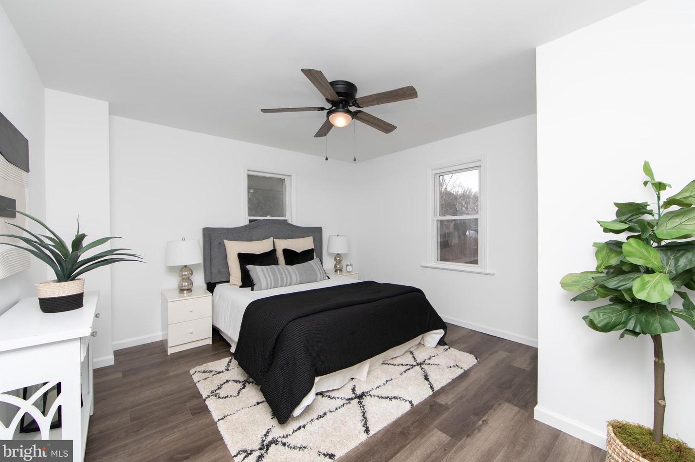 1129 Lexington Dr, West Deptford NJ  08096-5517 exterior