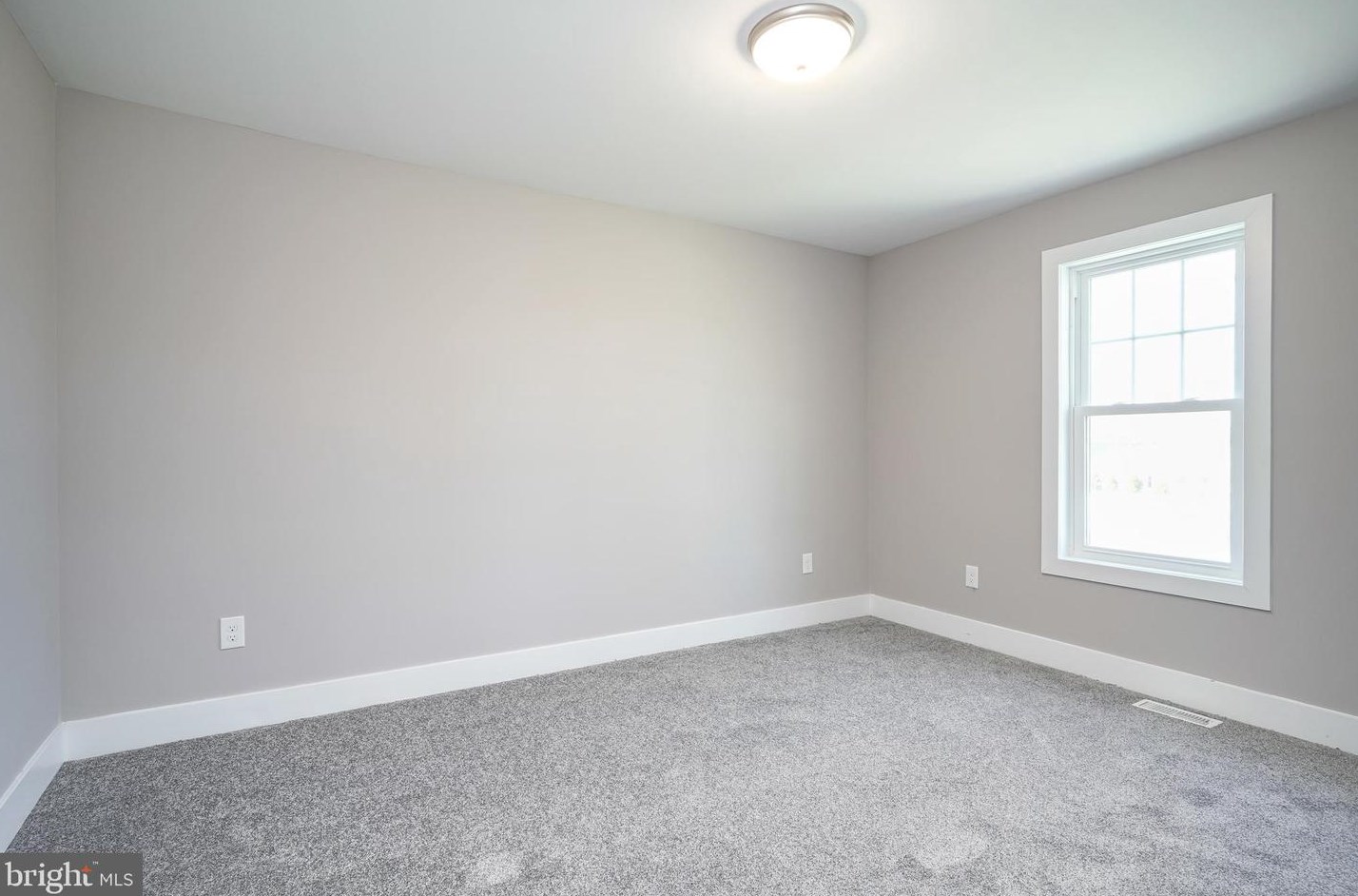 646 Pierre Ave, West Deptford NJ  08051-1254 exterior