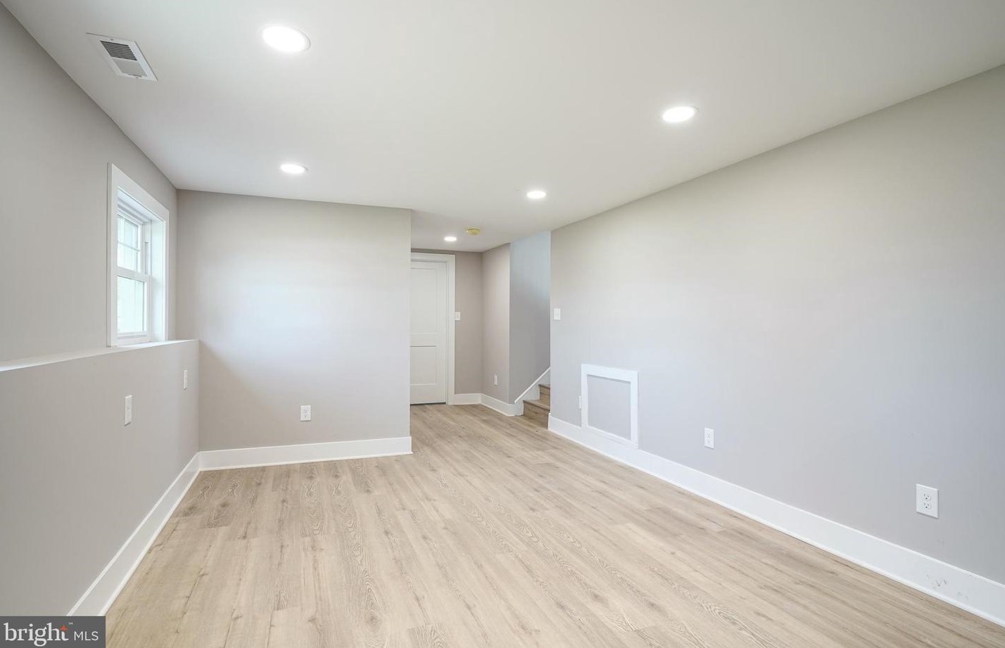 646 Pierre Ave, West Deptford NJ  08051-1254 exterior