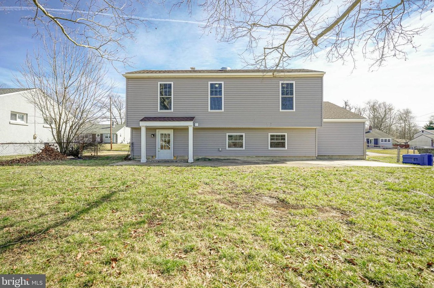 646 Pierre Ave, West Deptford NJ  08051-1254 exterior