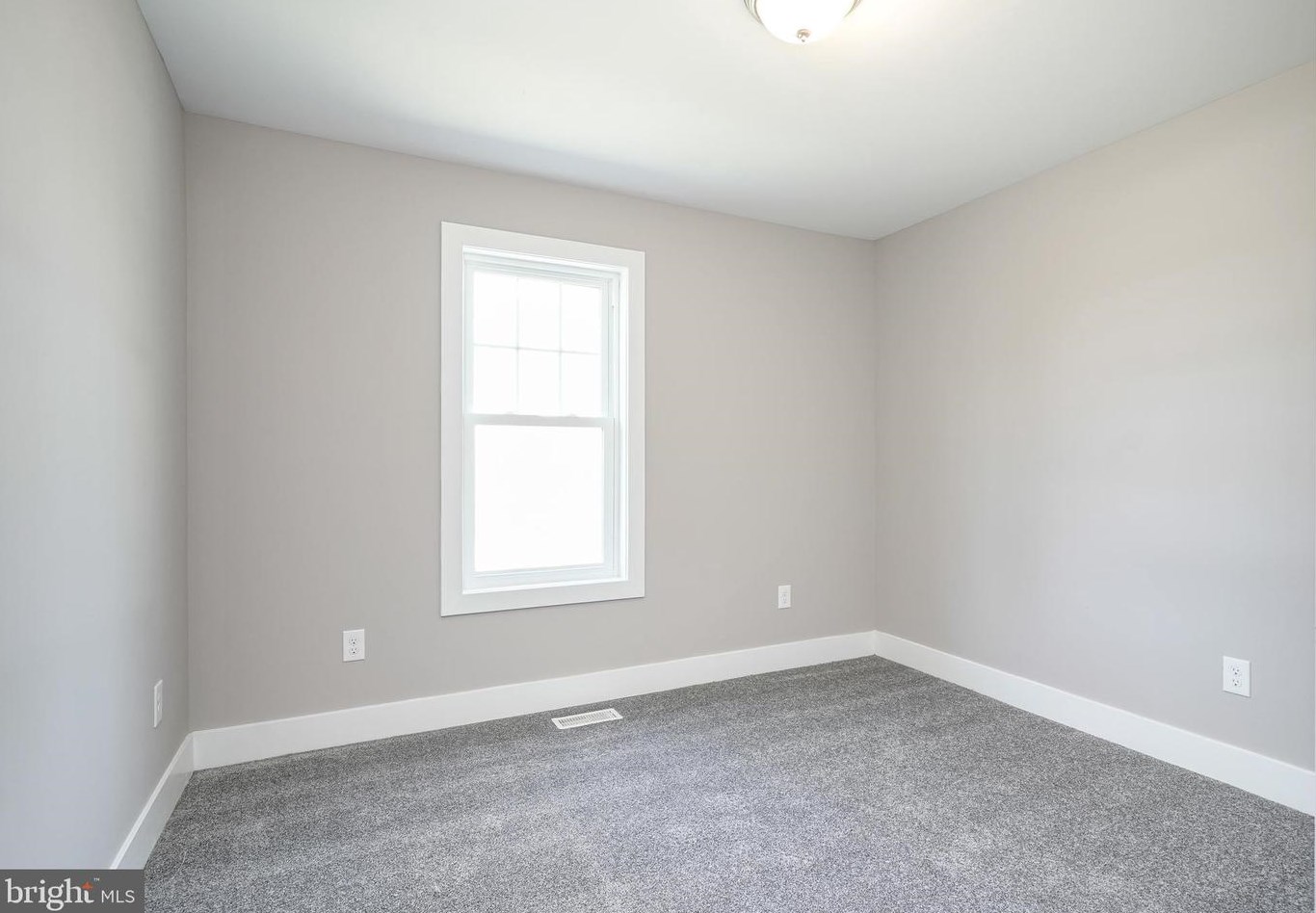 646 Pierre Ave, West Deptford NJ  08051-1254 exterior