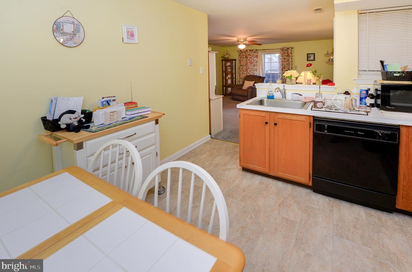 1262 Tristram Cir, West Deptford NJ  08051-2249 exterior